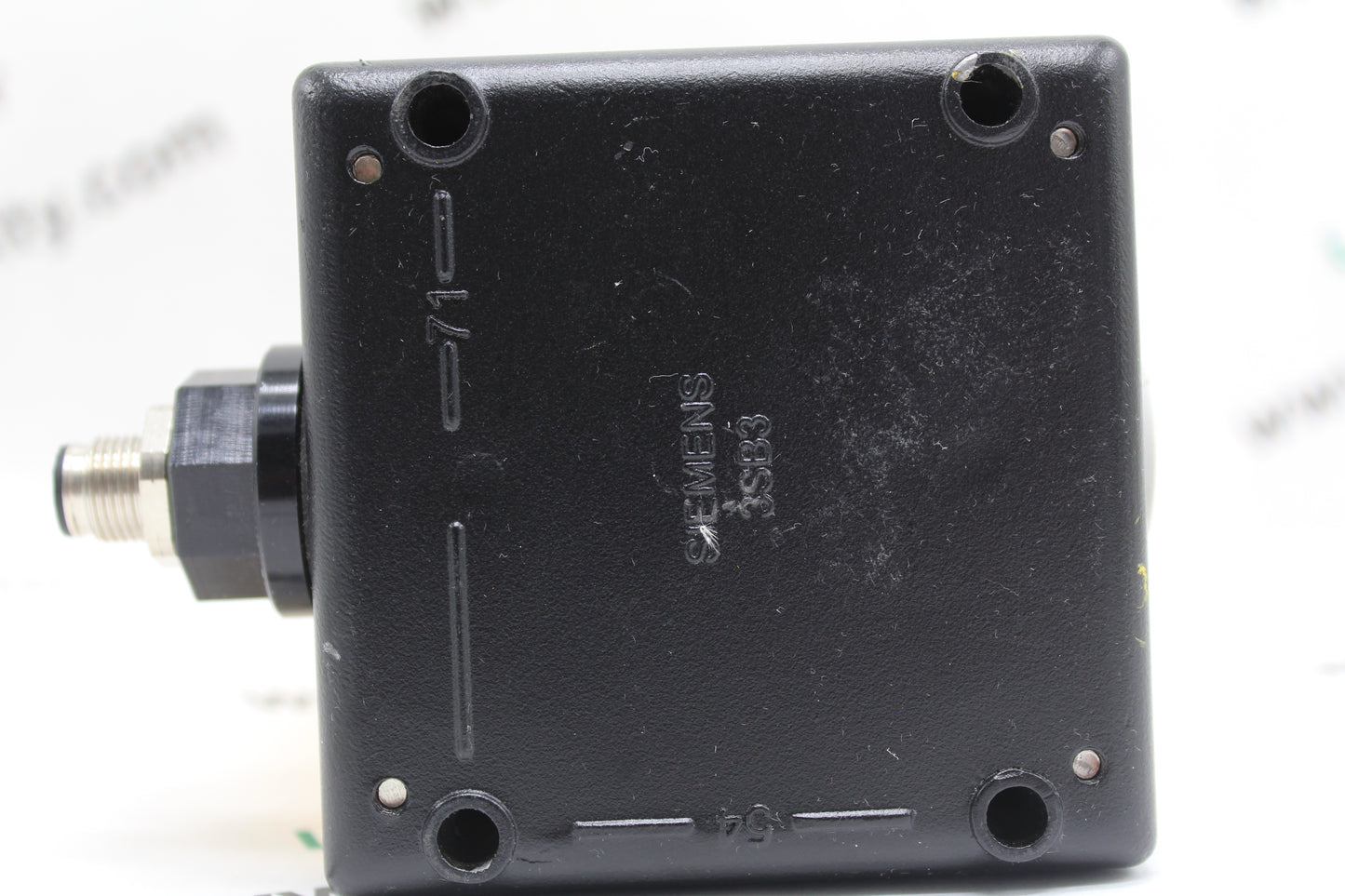 NEW NO BOX | SIEMENS | 3SB3801-2DG3 |