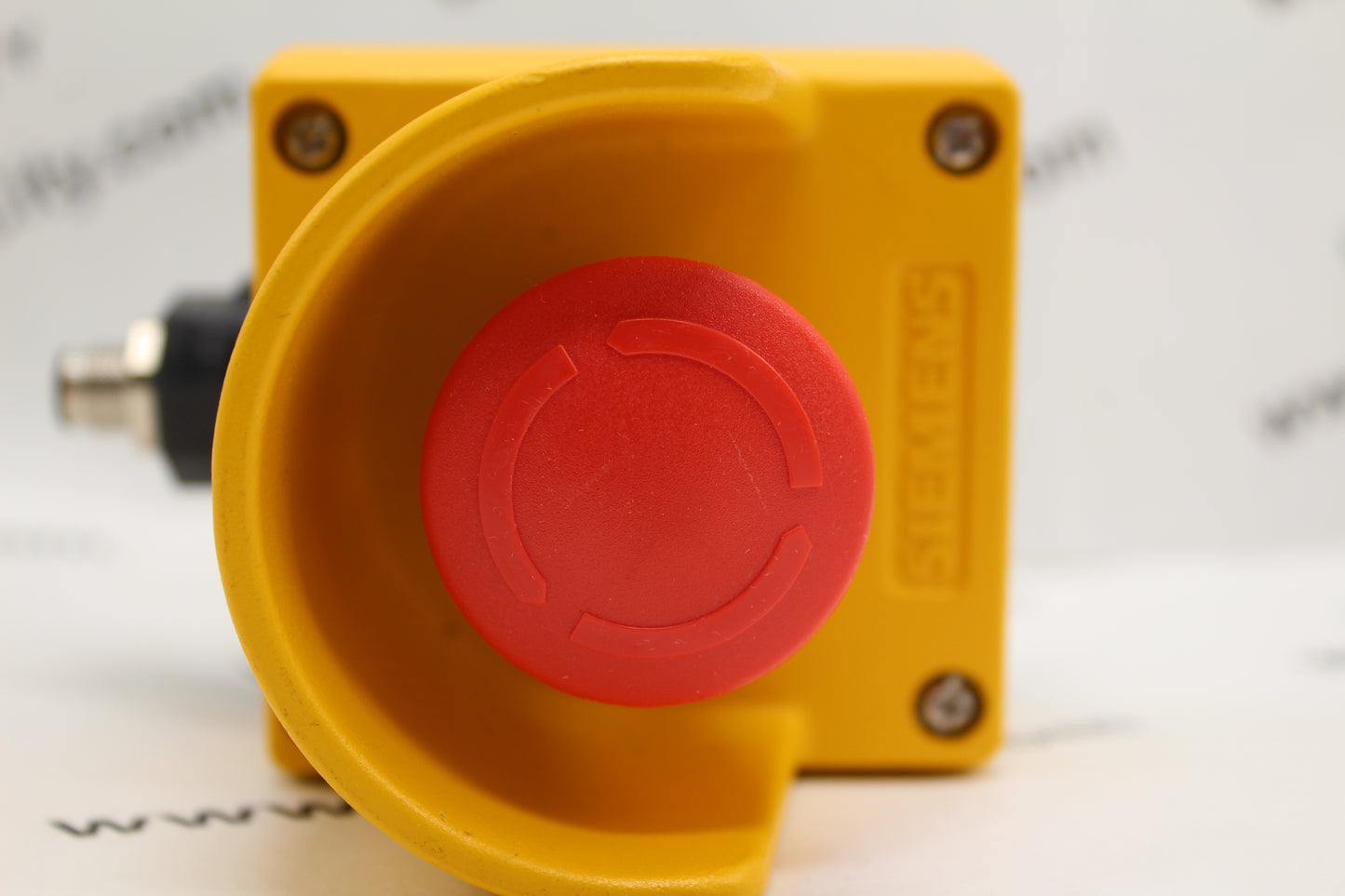 NEW NO BOX | SIEMENS | 3SB3801-2DG3 |