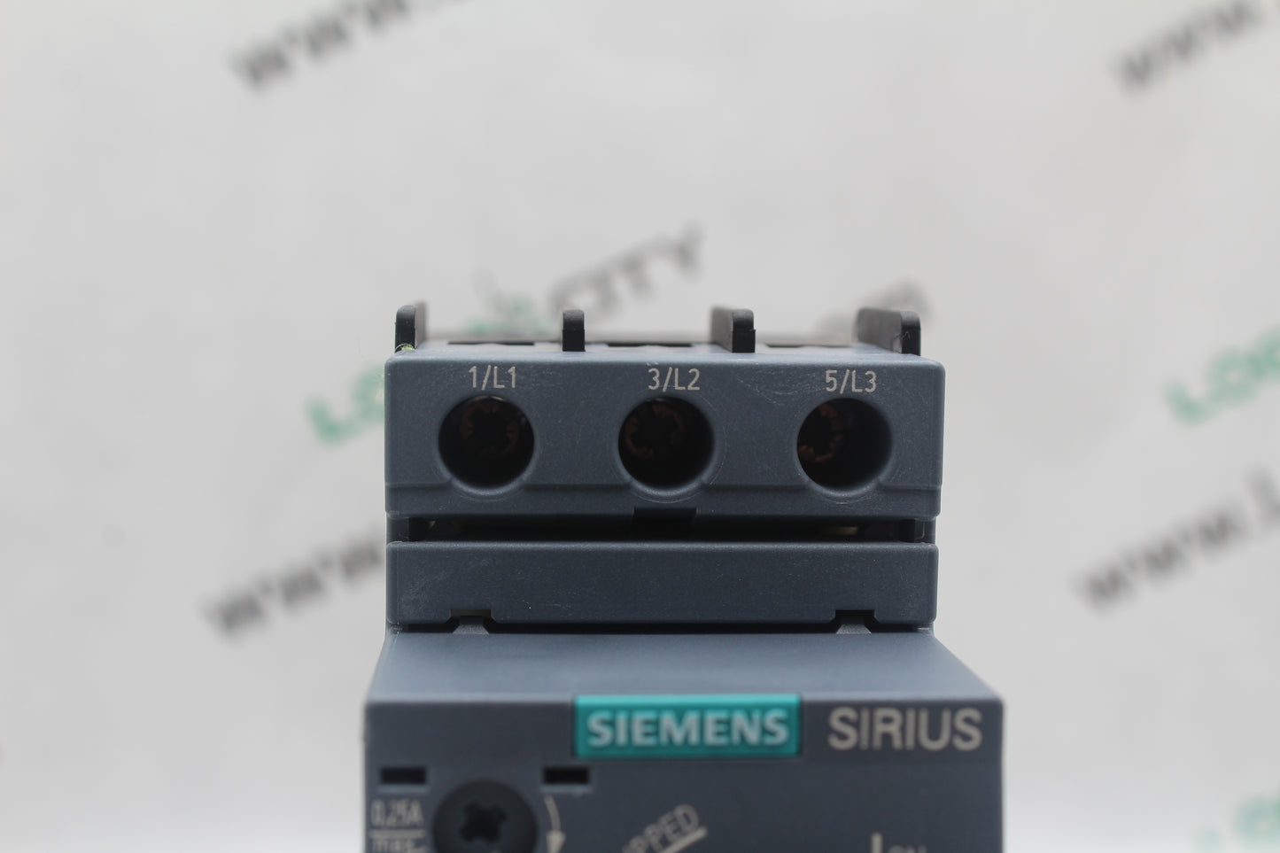 NEW NO BOX  | SIEMENS | 3RV2011-0CA10 |